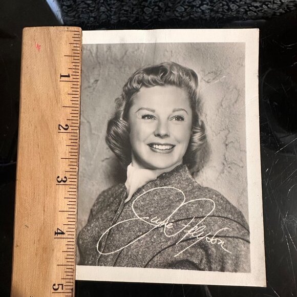 Vintage June Allyson Black & White Signed Headshot Photograph 5x4 Inch - Picture 2 of 14